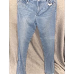 Light Wash Old Navy Rockstar 24/7 Jeans- Size 12